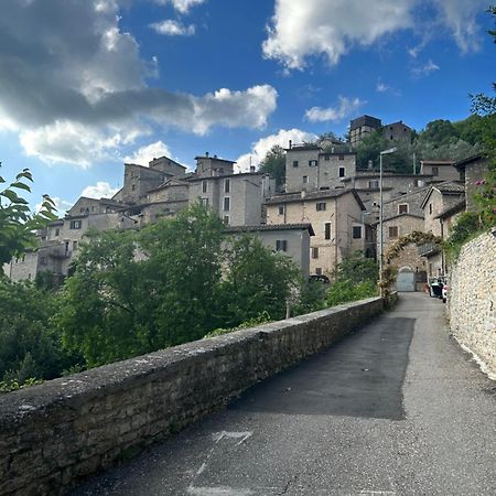 Casa Belvedere A Valle San Martino Di Сполето Екстериор снимка