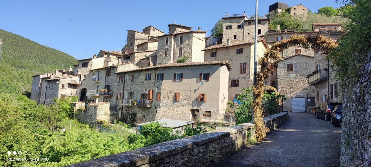 Casa Belvedere A Valle San Martino Di Сполето Екстериор снимка