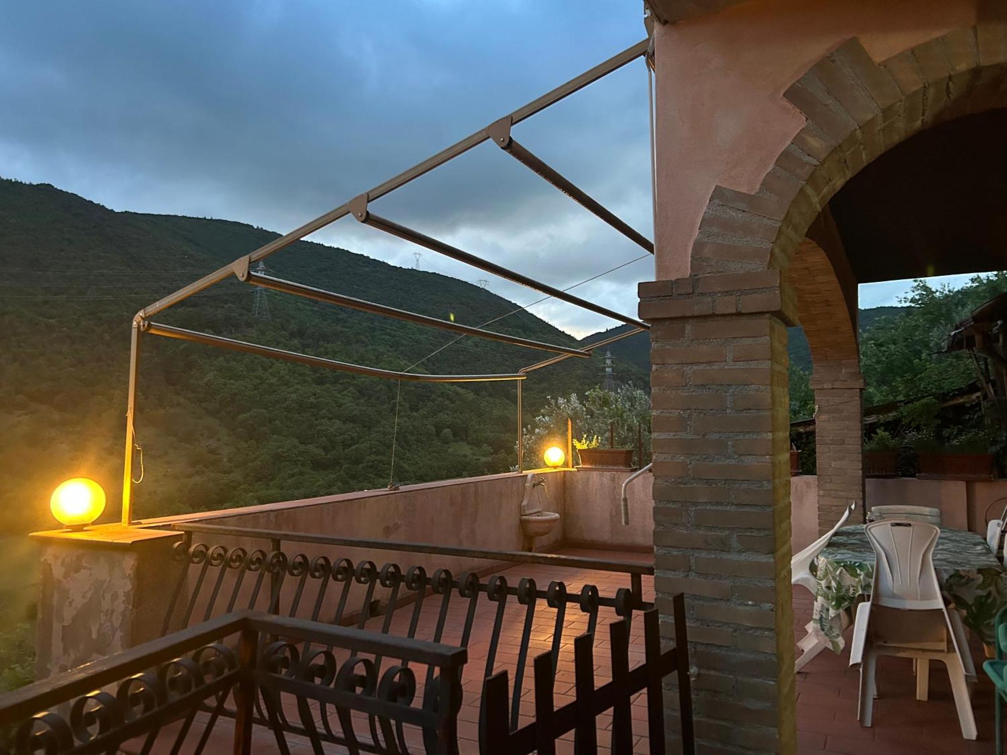 Casa Belvedere A Valle San Martino Di Сполето Екстериор снимка