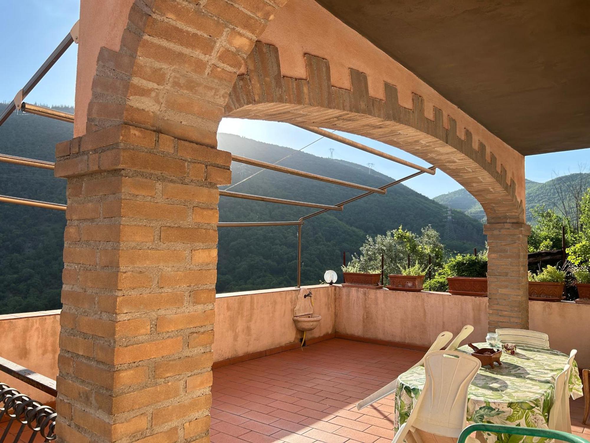 Casa Belvedere A Valle San Martino Di Сполето Екстериор снимка