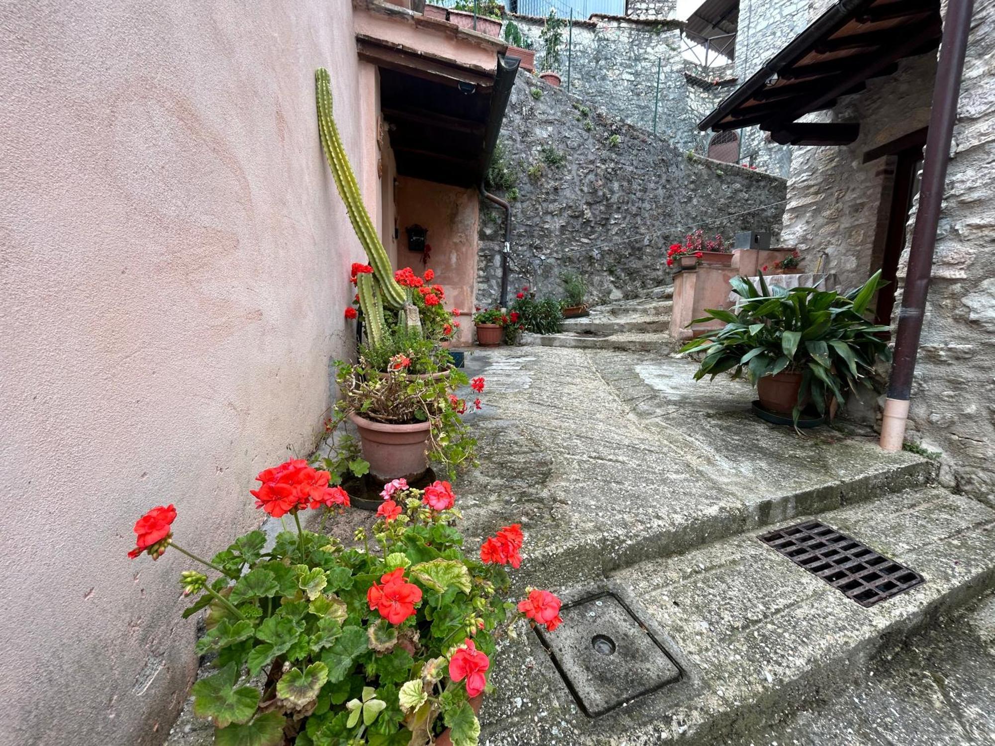 Casa Belvedere A Valle San Martino Di Сполето Екстериор снимка